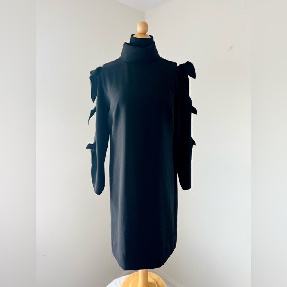 ALEX MARIE GORGEOUS LONG SLEEVE DRESS WITH BOWS DOWN SLEEVE SIZE 2